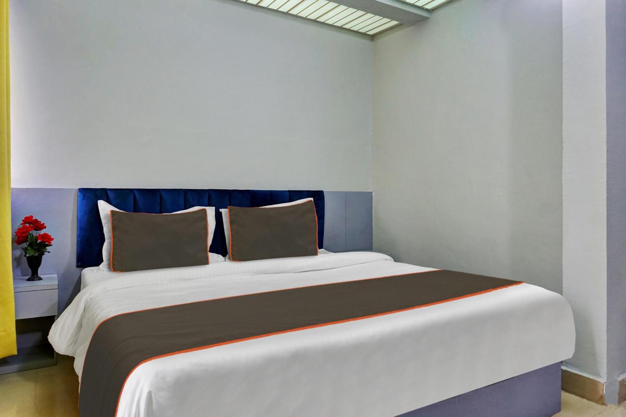 Collection O Baner Executive Stays Poona Buitenkant foto