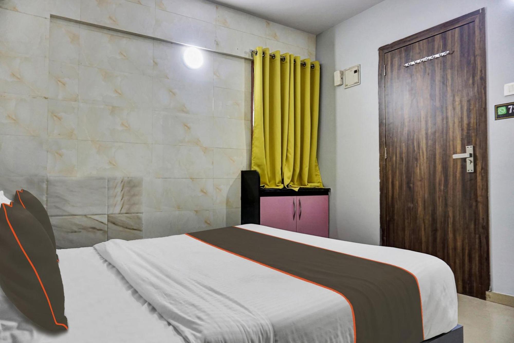 Collection O Baner Executive Stays Poona Buitenkant foto