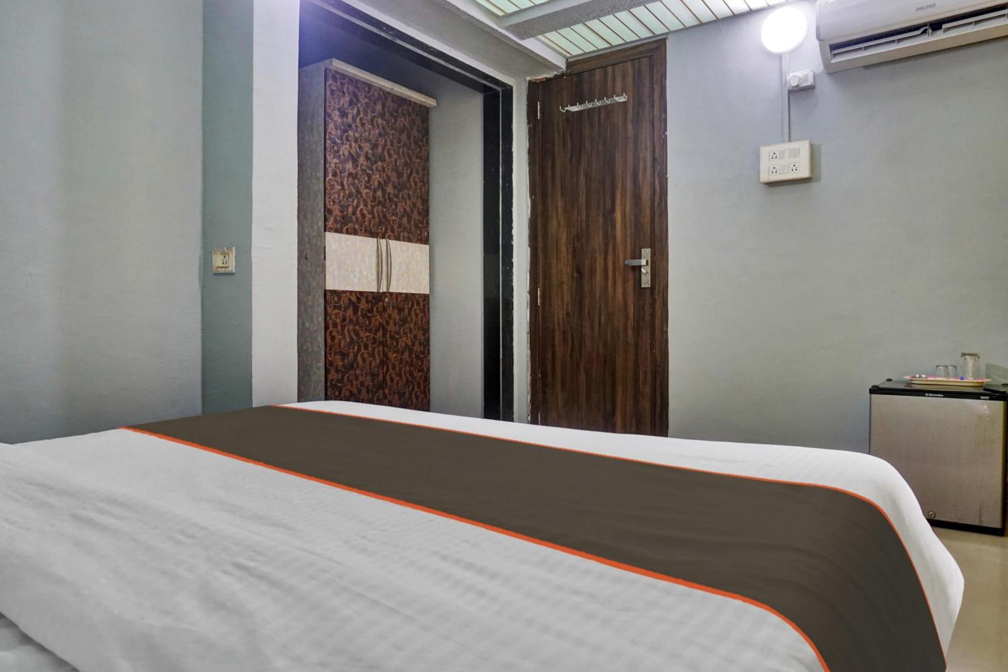 Collection O Baner Executive Stays Poona Buitenkant foto