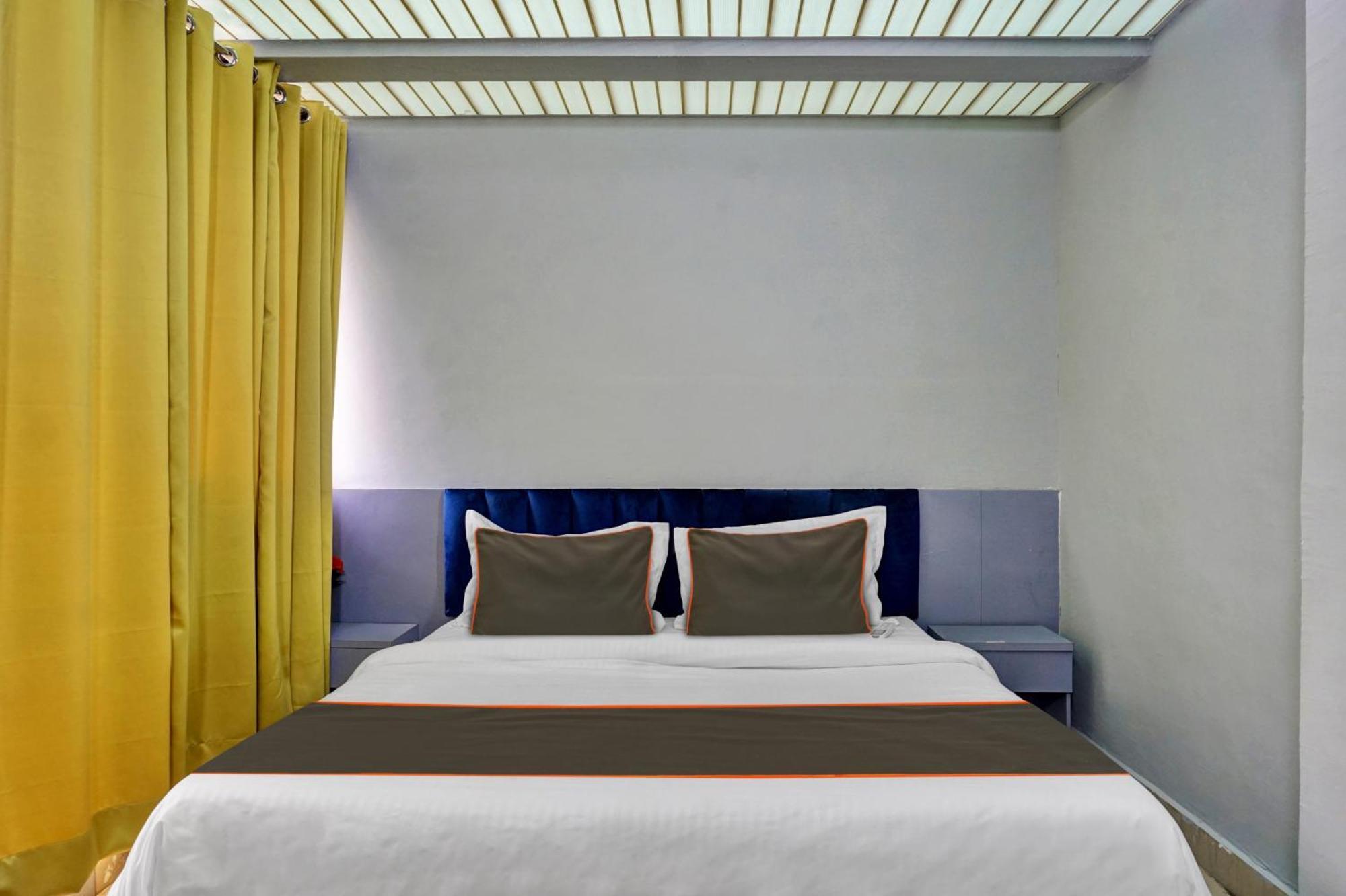 Collection O Baner Executive Stays Poona Buitenkant foto