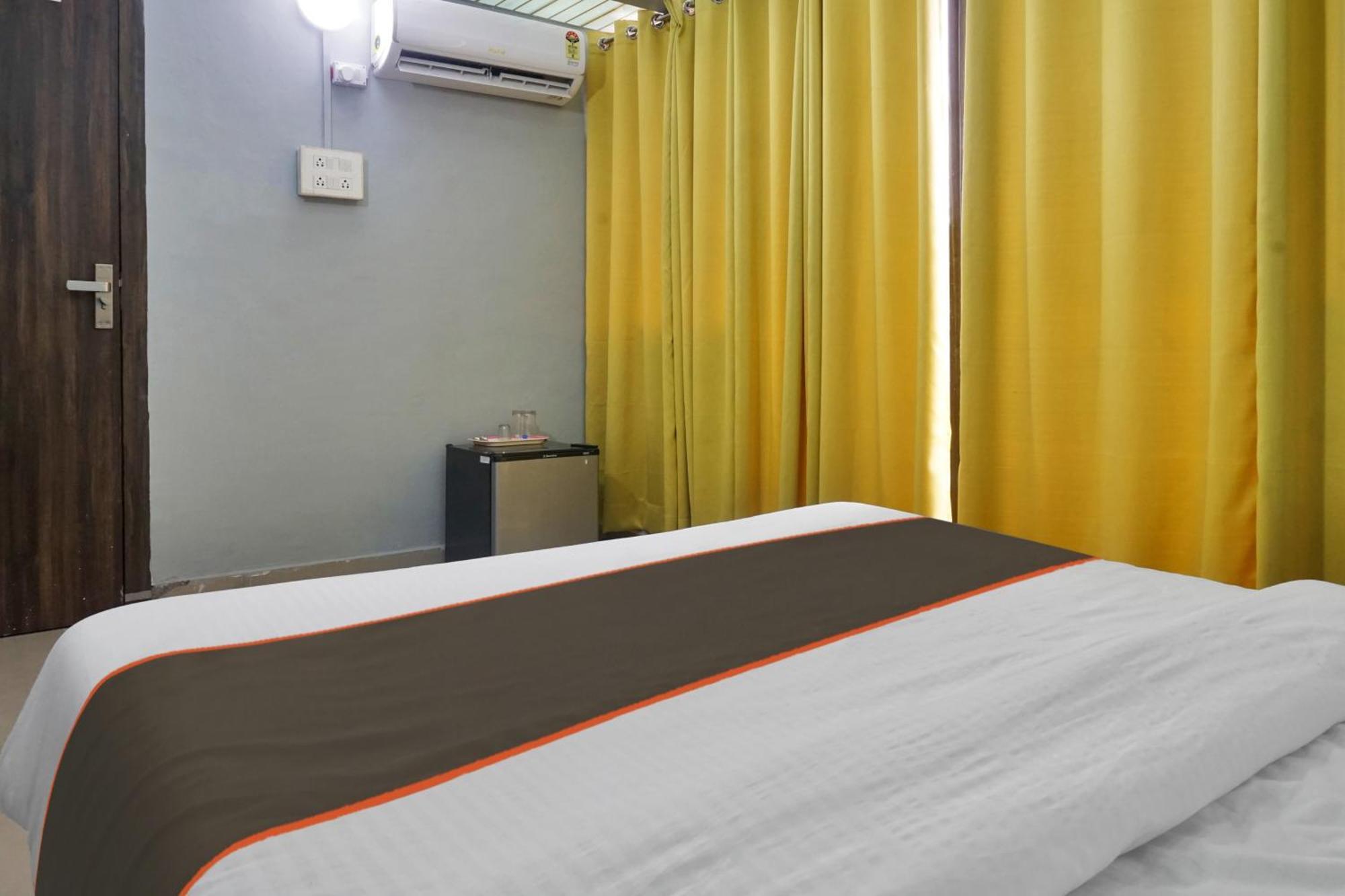 Collection O Baner Executive Stays Poona Buitenkant foto